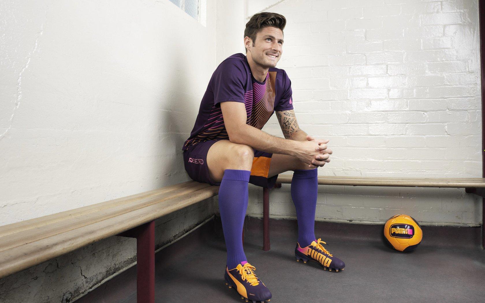 谷爱凌再创历史 自由式滑雪世锦赛勇夺双冠王