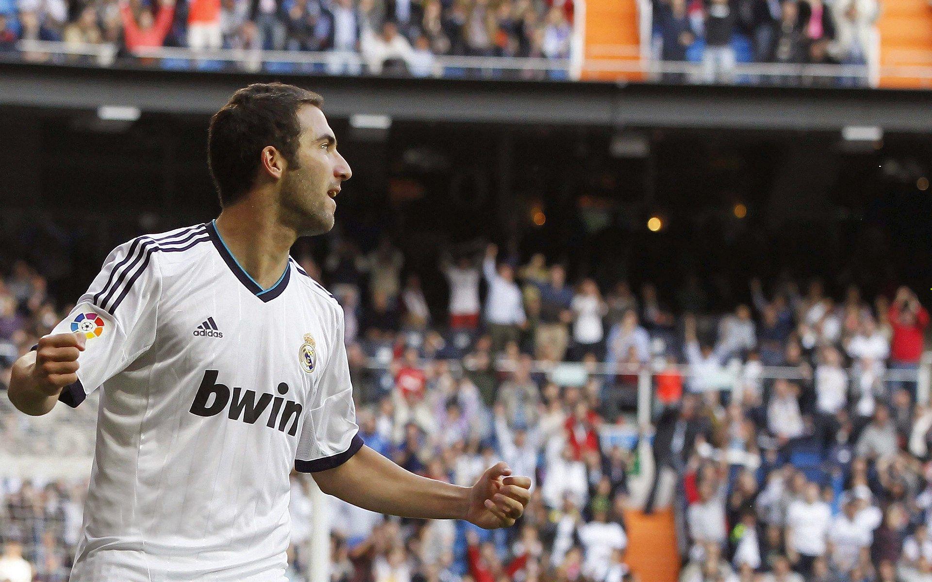 豪门重磅引援!顶级中场天价转会尘埃落定,新东家豪掷亿元锁定未来核心