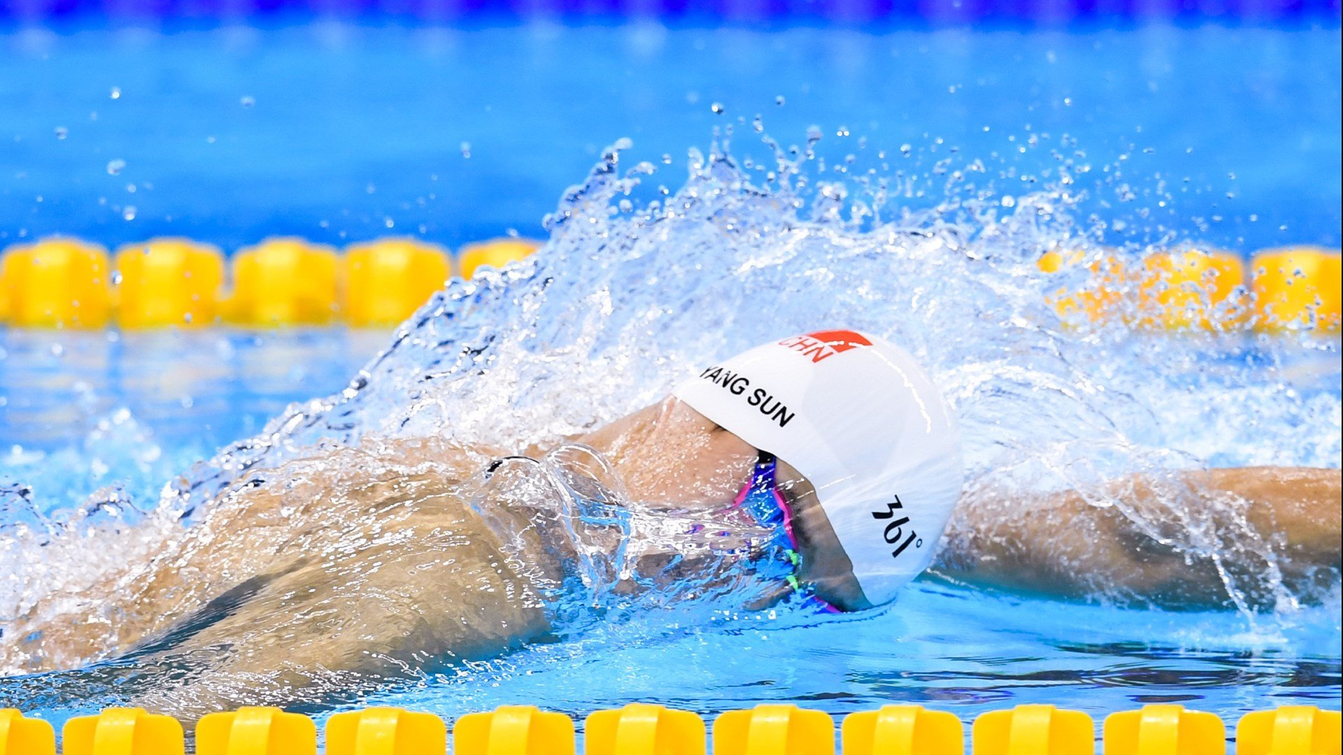 中国代表团在冬奥会斩获佳绩 冰雪运动迎来历史性突破